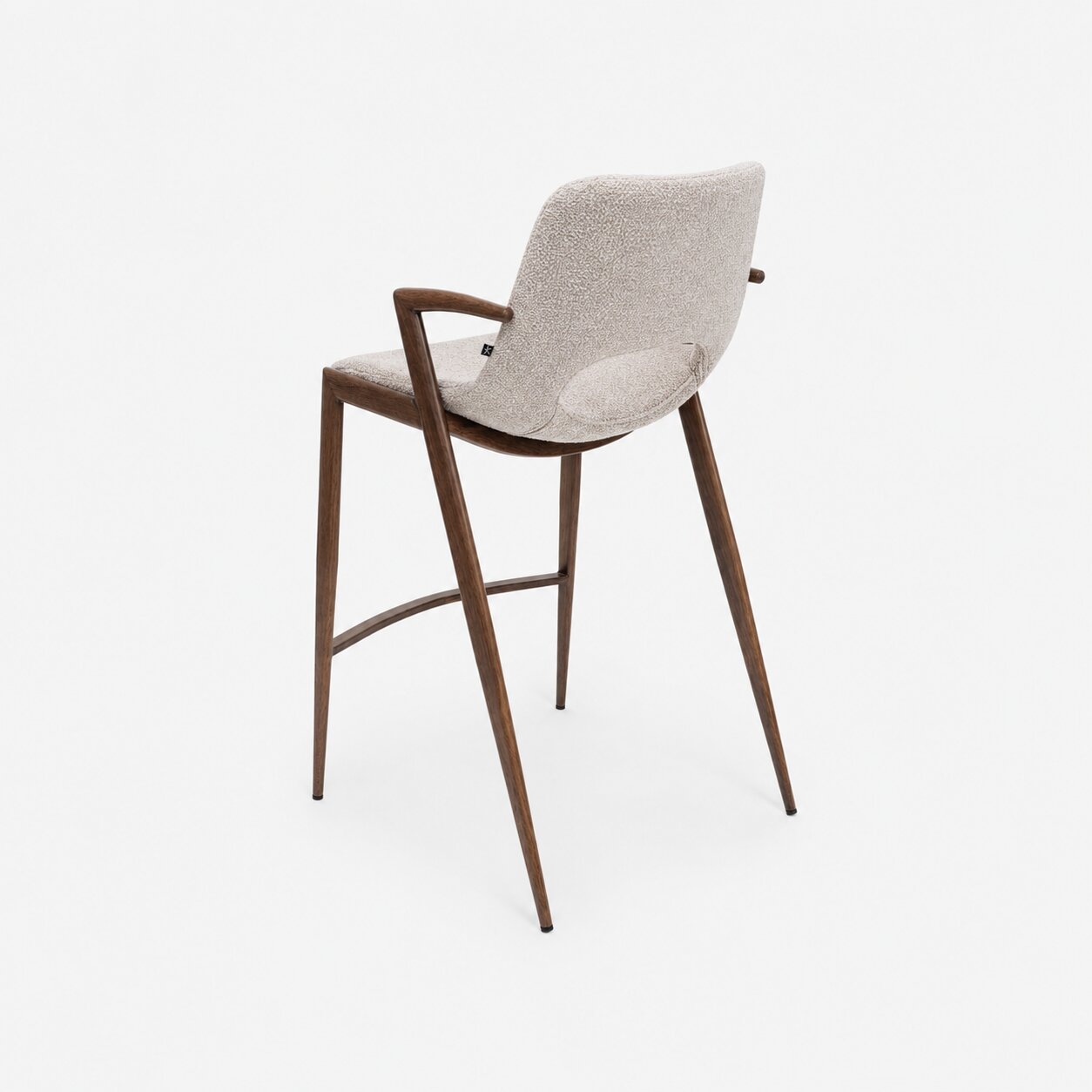 Astrid Ban Vue 6